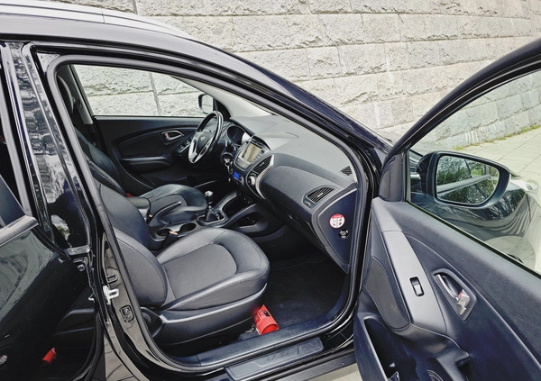 Hyundai ix35 cena 49700 przebieg: 237197, rok produkcji 2015 z Golina małe 781